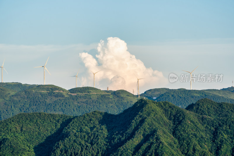 湖北恩施利川齐岳山山顶风车