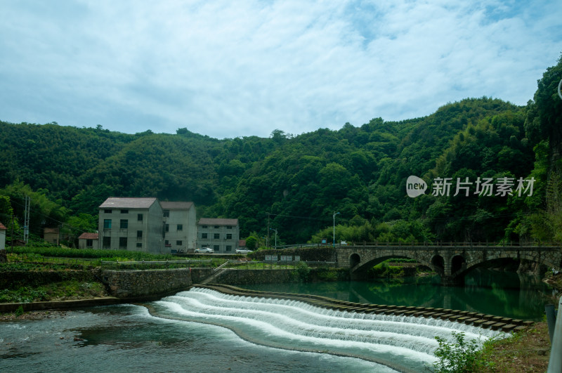 乡村的水景风光