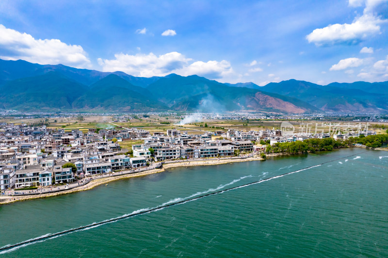 夏日塞纳河和巴黎圣母院的空中全景 (1)