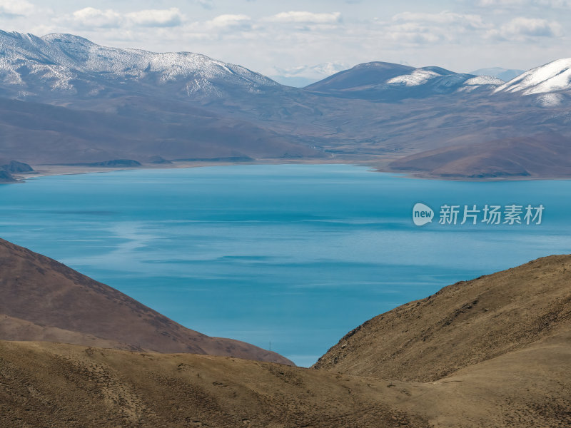 西藏山南羊卓雍措圣湖神湖蓝色高空航拍