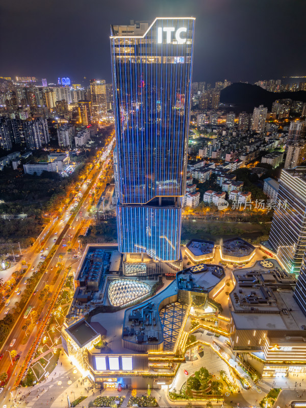 海南三亚迎宾路日落晚霞璀璨自贸港城市夜景