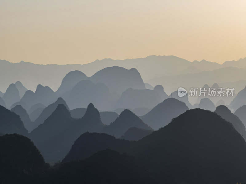 桂林喀斯特地貌群山