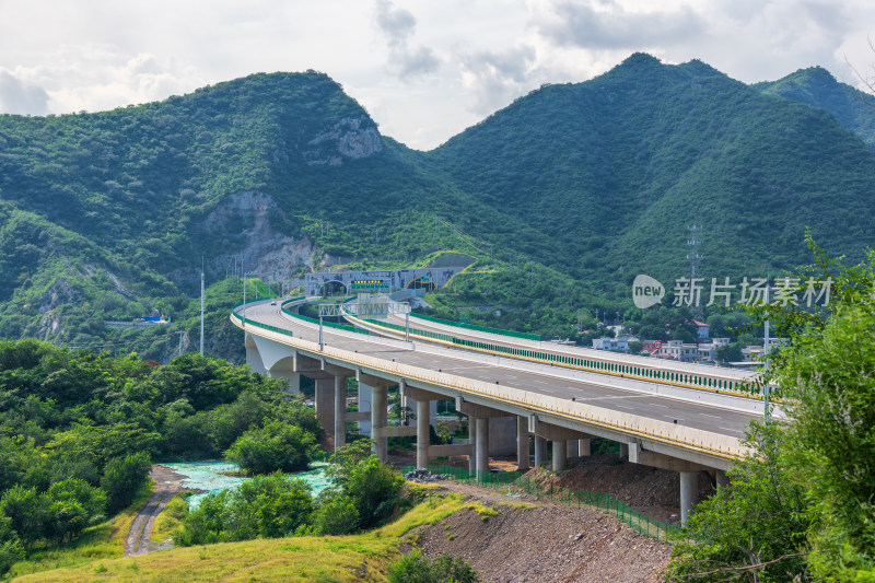 京蔚高速北京门头沟陈家庄隧道山洞