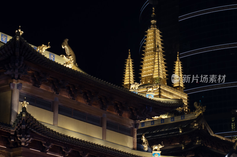 夜晚的上海静安寺