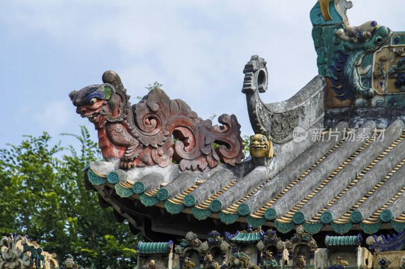 广州传统建筑屋顶灰塑瑞兽装饰