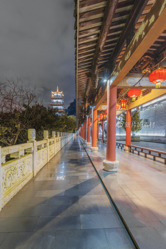 传统中式连廊-广西柳州文庙夜景