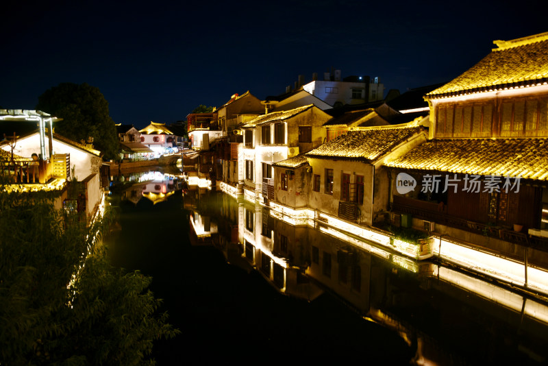 江苏苏州同里古镇水乡夜景