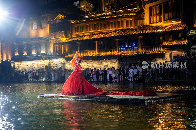 中国湖南湘西凤凰古城的夜景