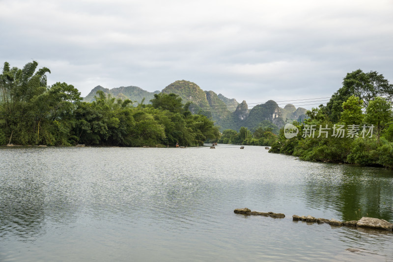 阳朔遇龙河风光