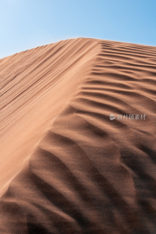 甘肃省酒泉市阿克塞国家沙漠公园的沙丘