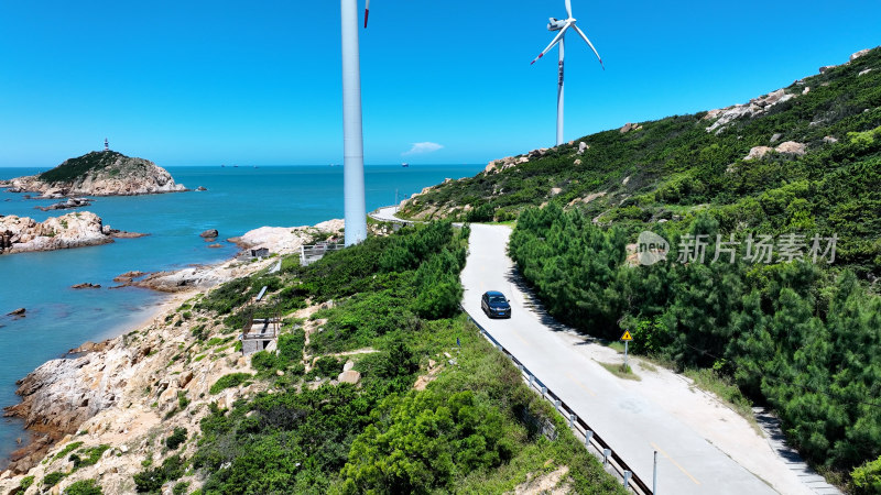 汽车行驶在海边公路航拍风景旅拍旅行自驾游