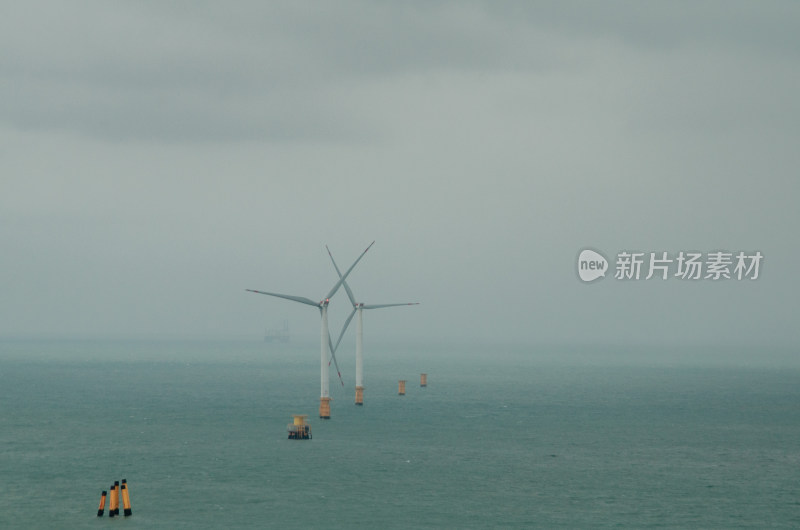 福建平潭岛的海上风车田