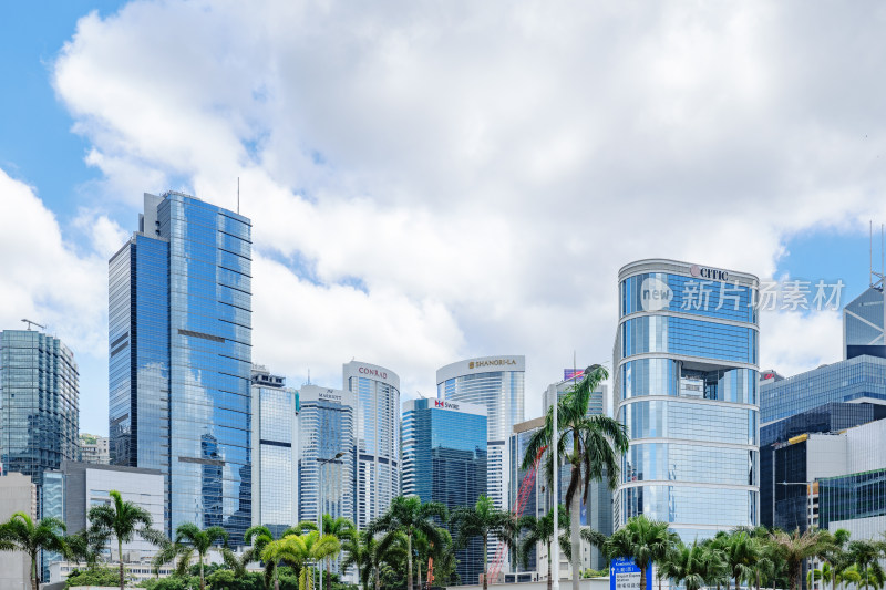 香港中环现代摩天大楼林立的城市景象