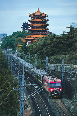 黄鹤楼与火车