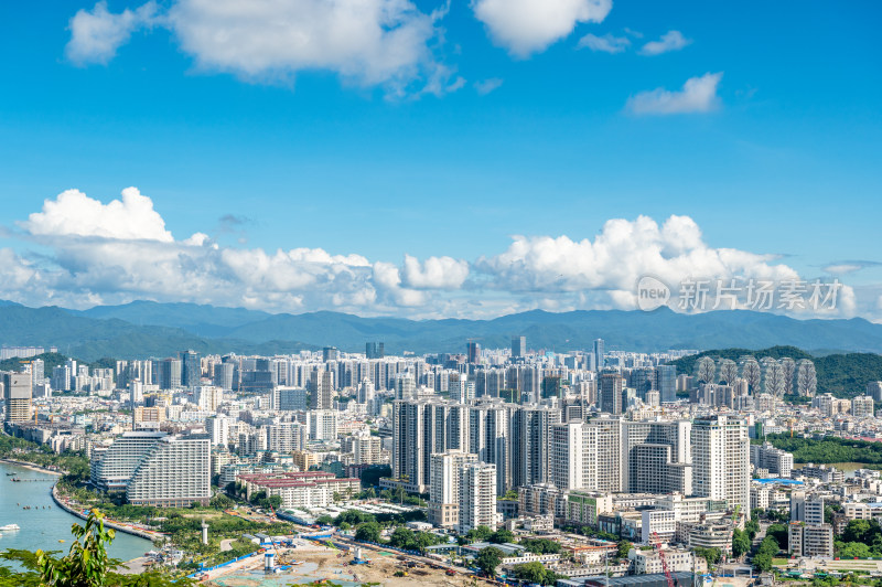 阳光下的海南三亚鹿回头空镜头航拍风景