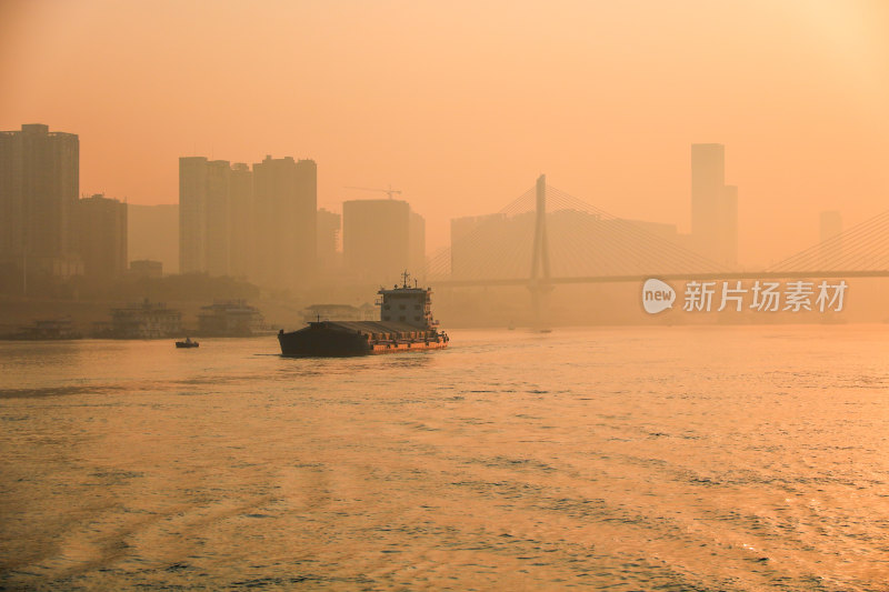 清晨的日出江面葛洲坝三峡通航管理水域