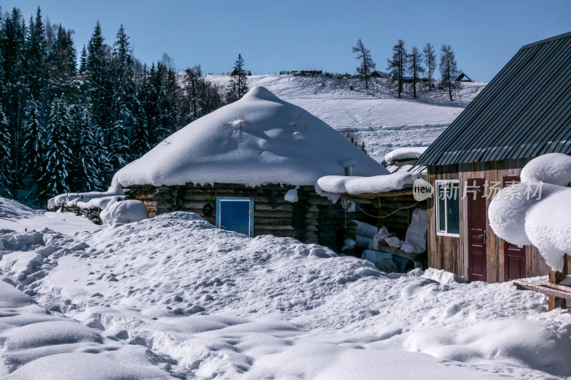 新疆阿勒泰白哈巴村冬季雪景