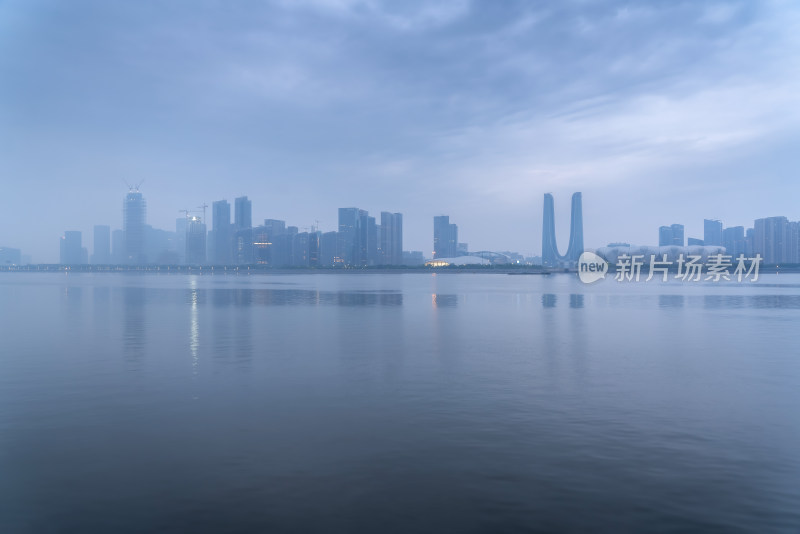 杭州奥体中心场馆日出风景