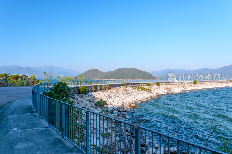 香港大埔大美督船湾淡水湖水坝旅游景区