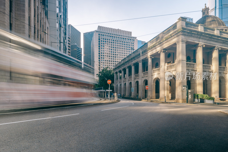 香港终审法院办公楼与公交车行驶轨迹