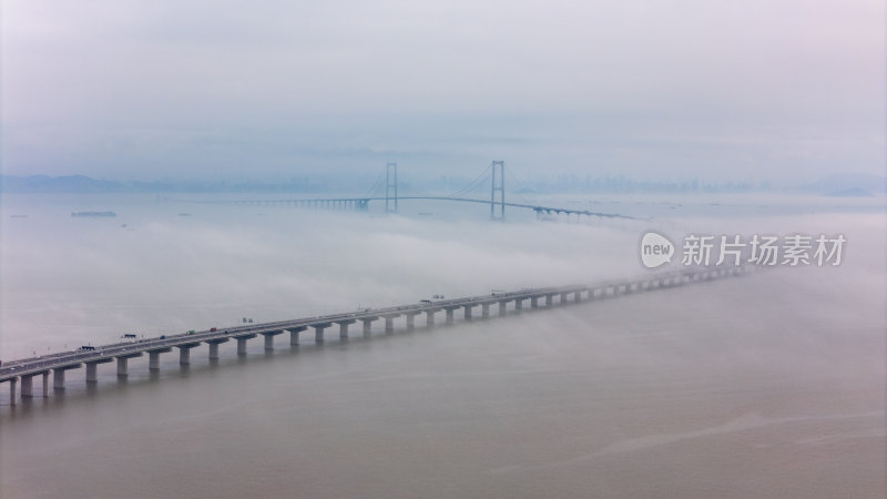 低空平流雾下的深中通道