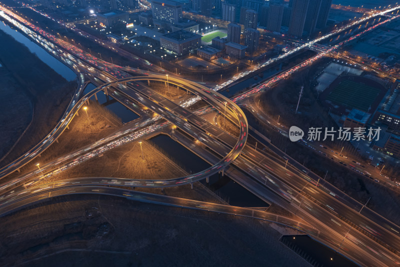 晚高峰天津立交桥车流街道交通夜景航拍