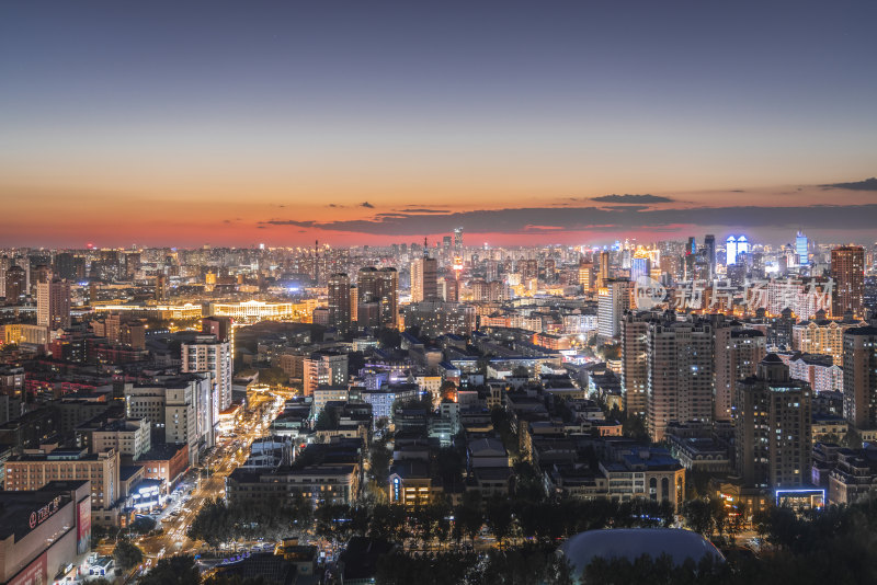 哈尔滨夜景地标性建筑龙塔