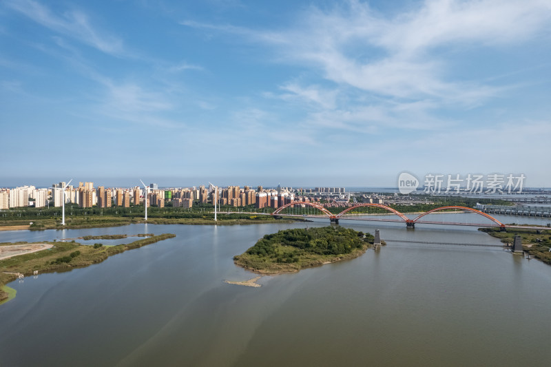 天津滨海生态城永定新河彩虹大桥城市风光