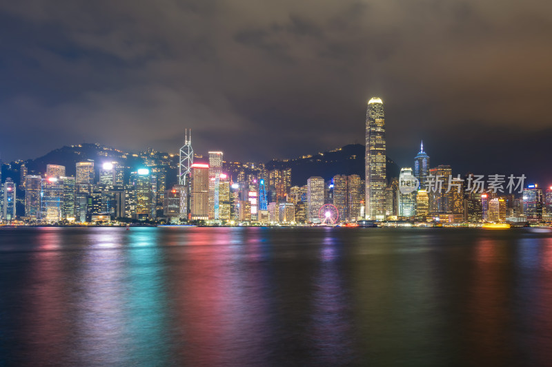 中国香港维多利亚港天际线夜景