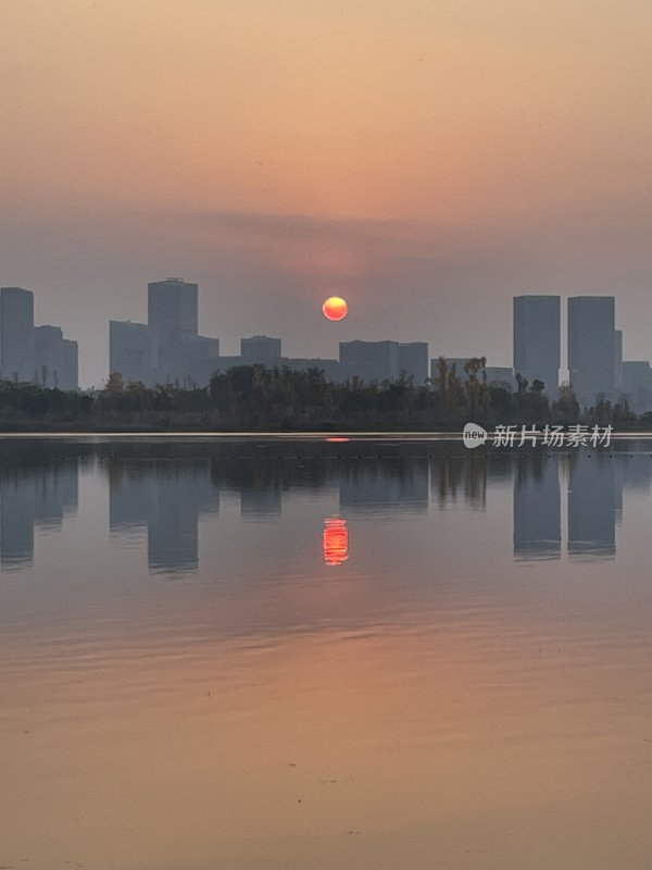 成都兴隆湖的落日景色