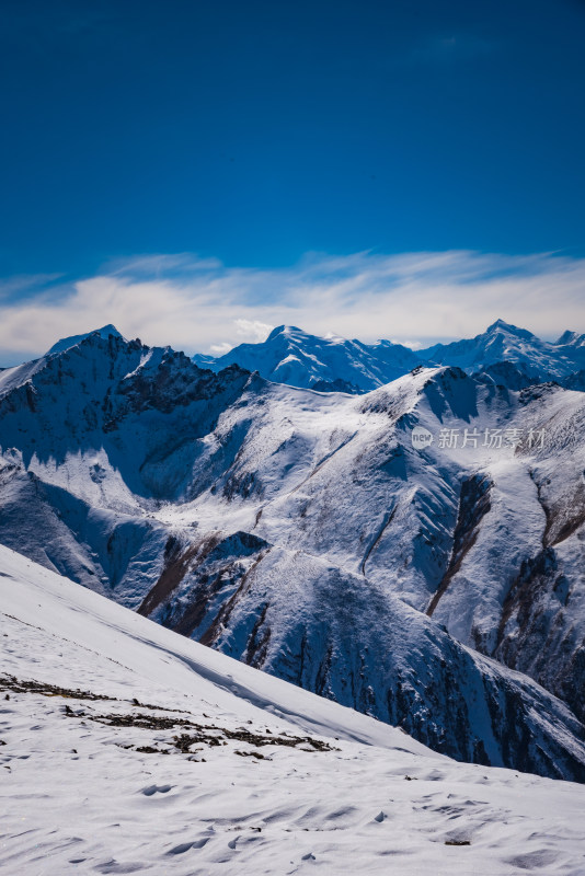 新疆天山山脉雪山山峰山脉