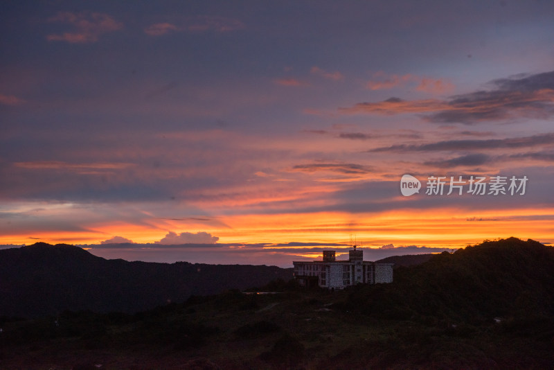 山景日出