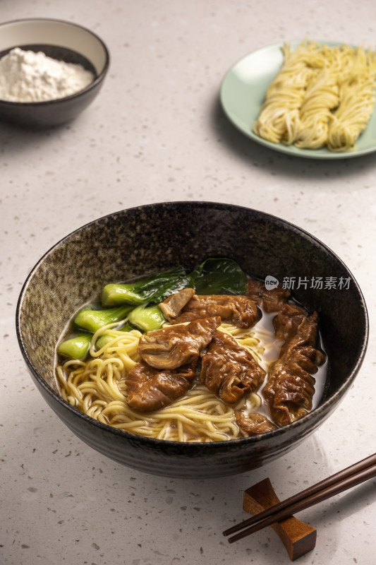 大肠面肥肠面红烧大肠上海菜中国菜面食