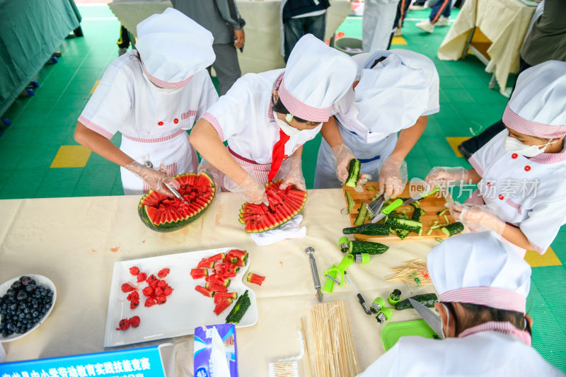 中小学生  劳动教育课程   劳动技能