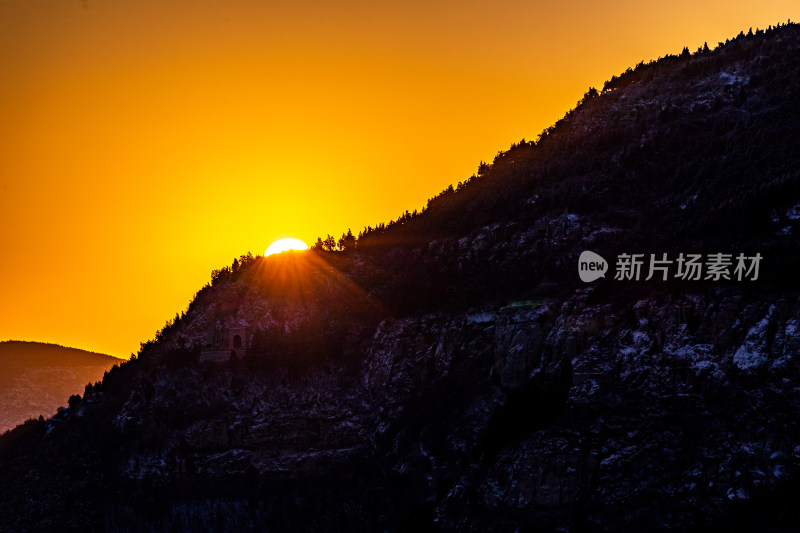 山东济南千佛山雪后日出景观