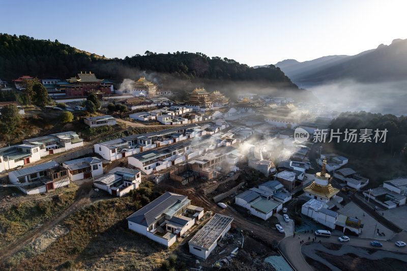 甘肃甘南郎木寺藏地山景全景清晨航拍