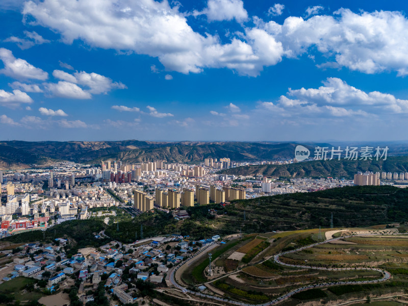 西北地区山区高山种植航拍图