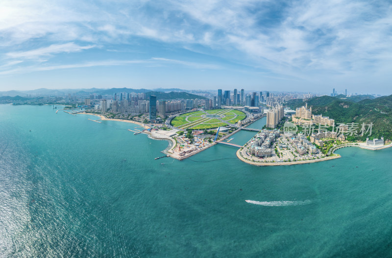 俯瞰大连星海广场海岸线全景