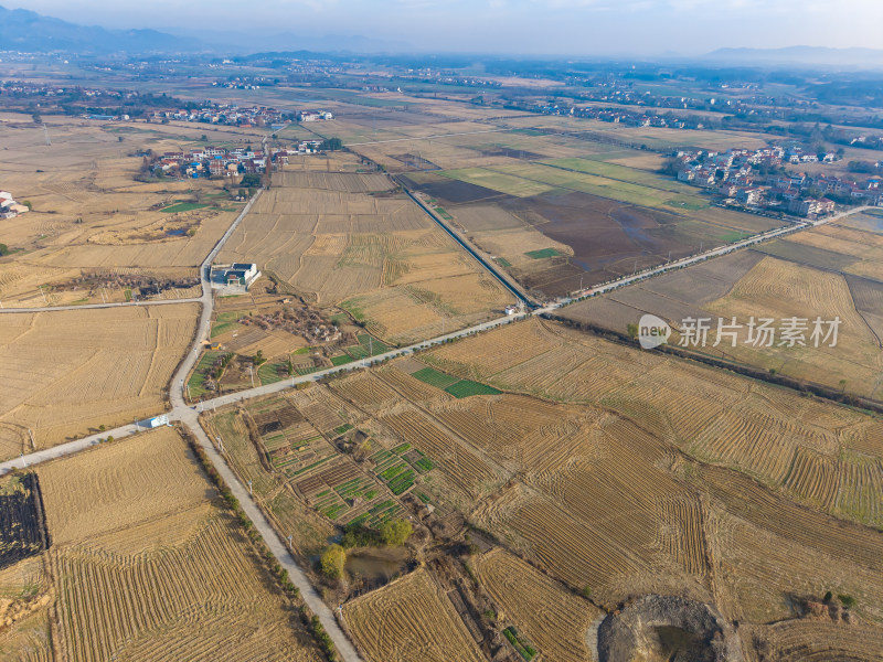 城郊农田及建筑航拍景象