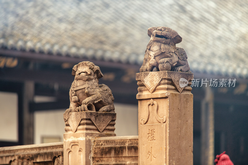 宝光寺院古建筑石狮