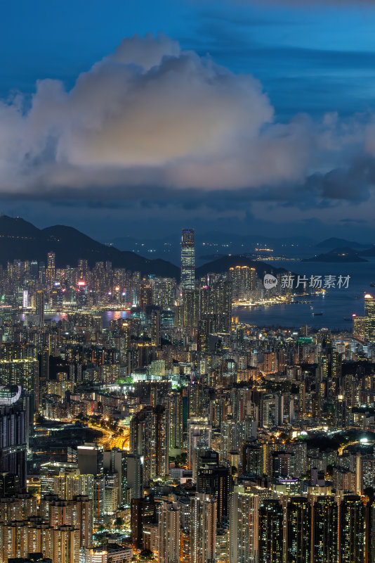 香港维多利亚港CBD中环日落夜景繁华都市