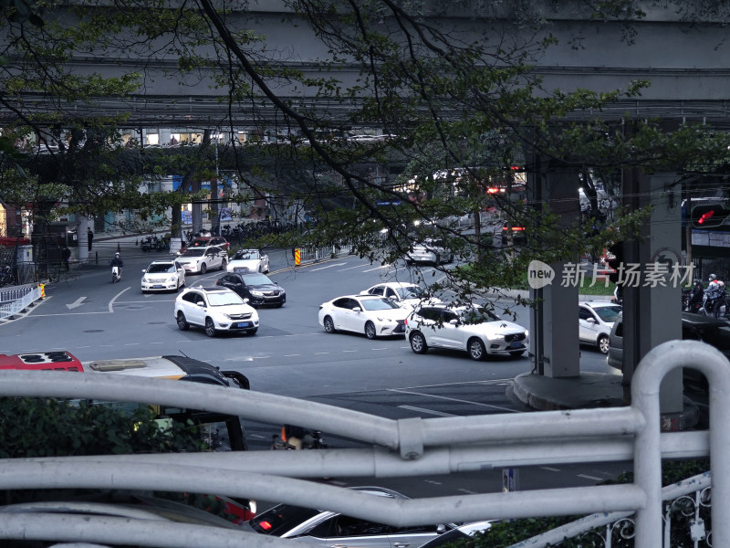 实拍城市交通道路汽车