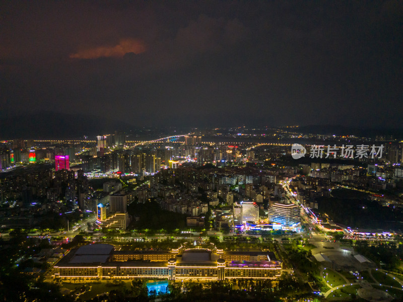 广东肇庆城市夜景灯光交通航拍图