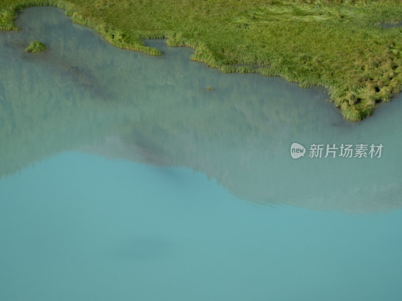 新疆喀纳斯湖水面景色