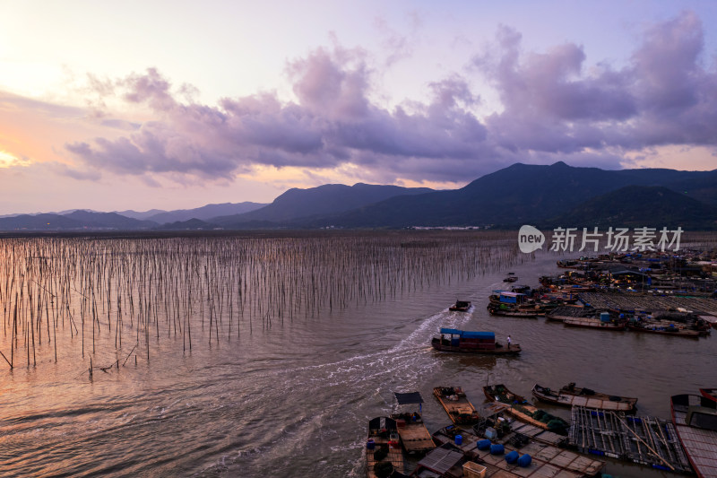 海上日落晚霞的福建霞浦沿海滩涂自然风光