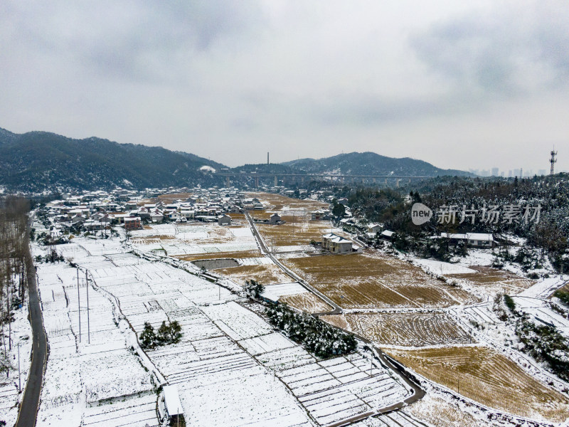 美丽乡村田园冬天雪景航拍