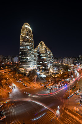 望京SOHO夜景车流环绕全景