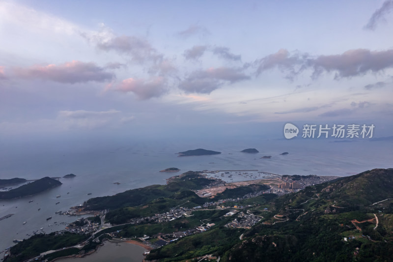 海岛滩涂海上日出自然风光航拍