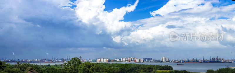 天空中白云美景