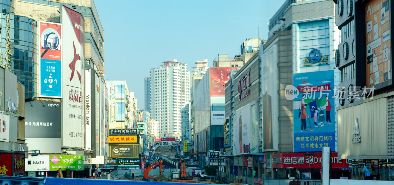 青岛台东商业步行街的街景